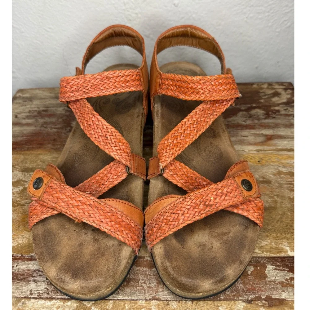 Taos Footwear women size